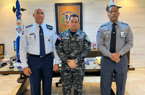 Director Ejecutivo de la SVSP. se reúne con el Director General de la Policía Nacional.