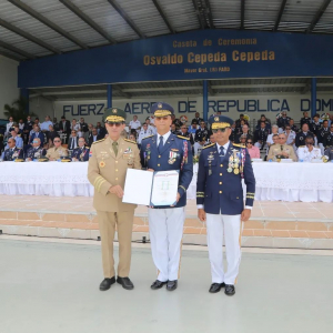 El Director Ejecutivo SVSP, recibe la Medalla del Vuelo Panamericano.