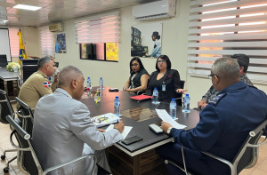 Miembro de la Plana Mayor de esta SVSP., recibieron la visita de cortesía de ejecutivas de Híper Mercados Olé.
