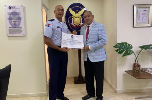 Entrega de pergaminos a compañías de seguridad en diferentes modalidades.